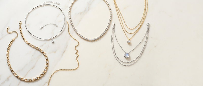 How to Choose a Necklace That Matches Your Face Shape