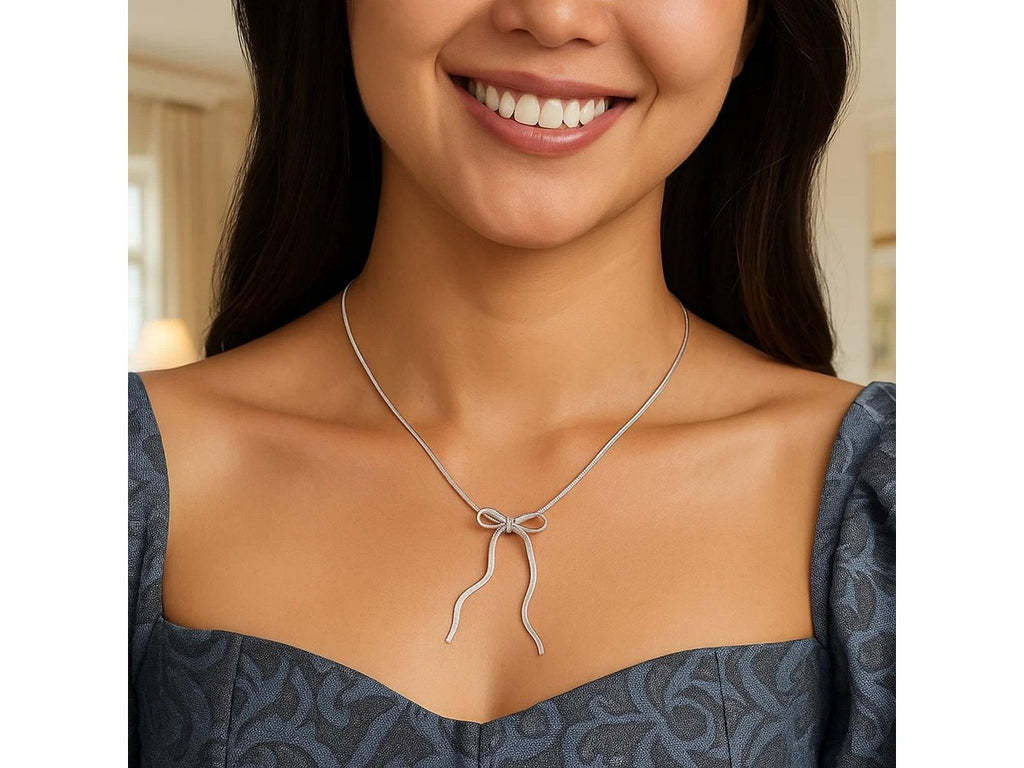 Elegant Snake Chain Bow Necklace with Polished Finish