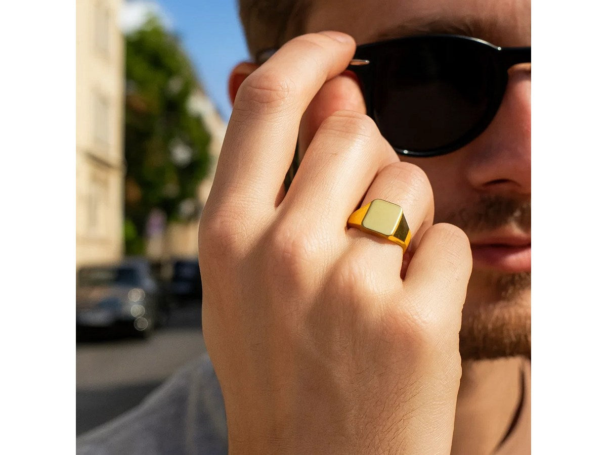 Polished Rectangular Signet Ring in Classic Minimal Design