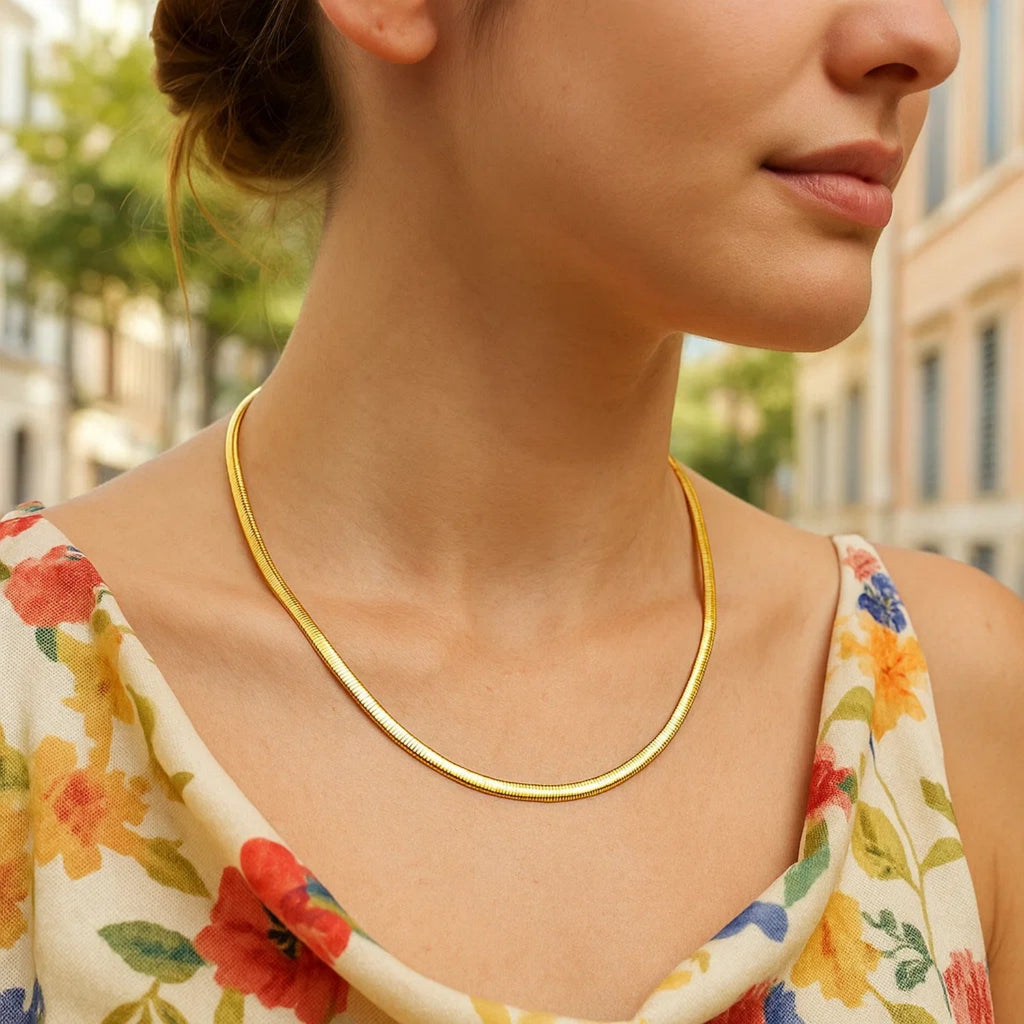 14K Yellow Gold And Silver Reversible Omega Chain Necklace (4.00 mm)