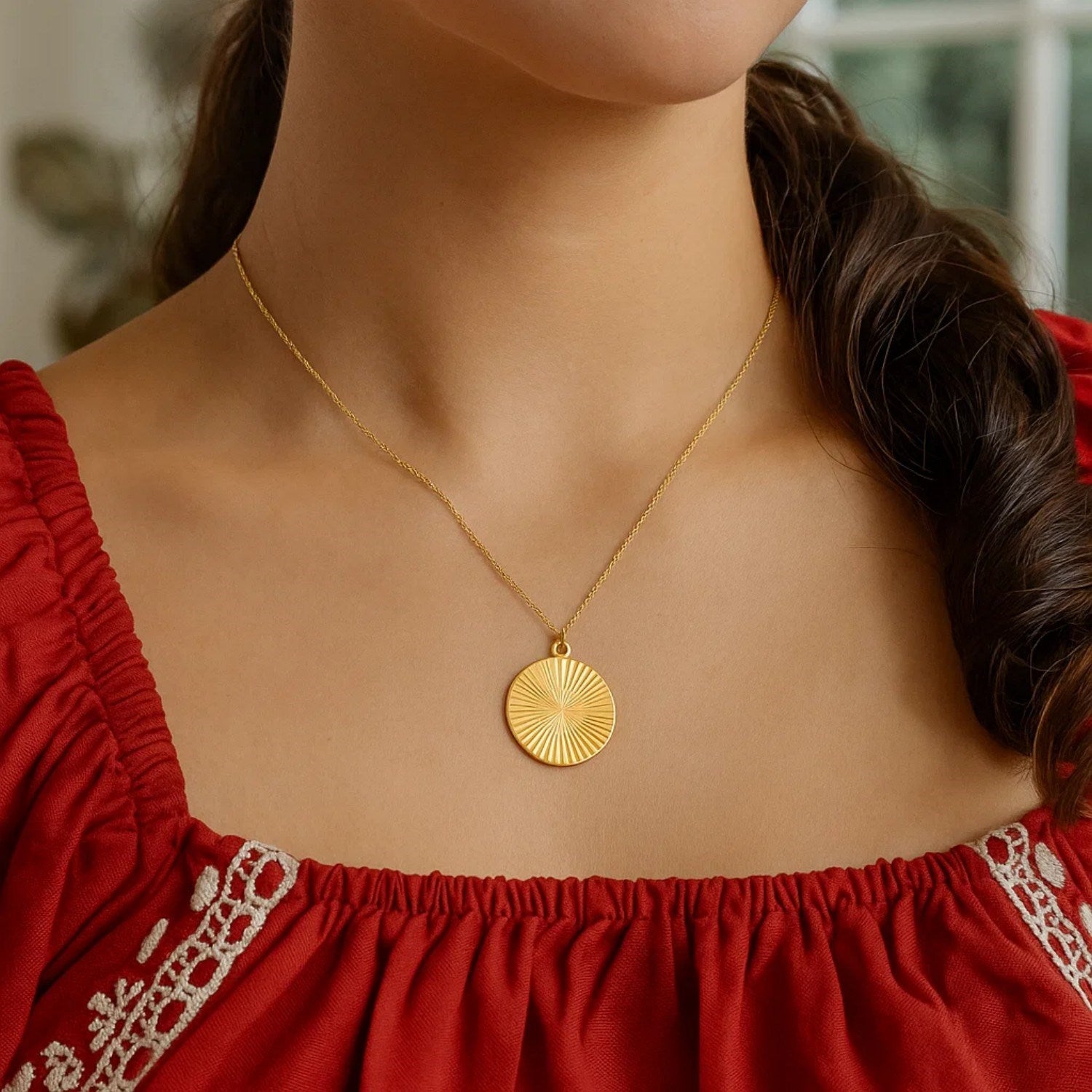 14K Yellow Gold Radiating Circle Necklace