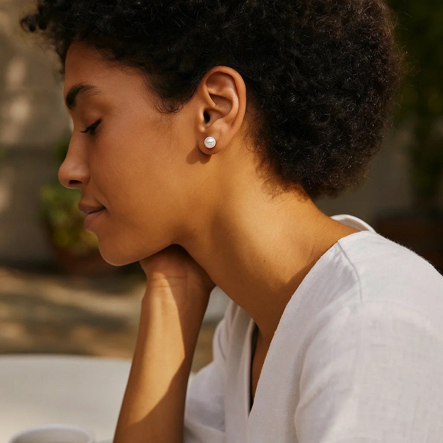 14k Yellow Gold Freshwater Cultured White Pearl Stud Earrings (5mm)