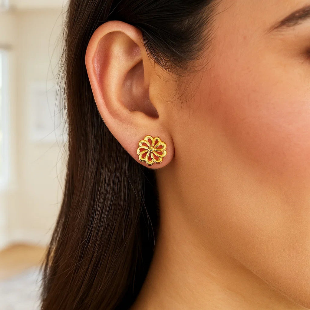 14k Yellow Gold Post Earrings with Flowers