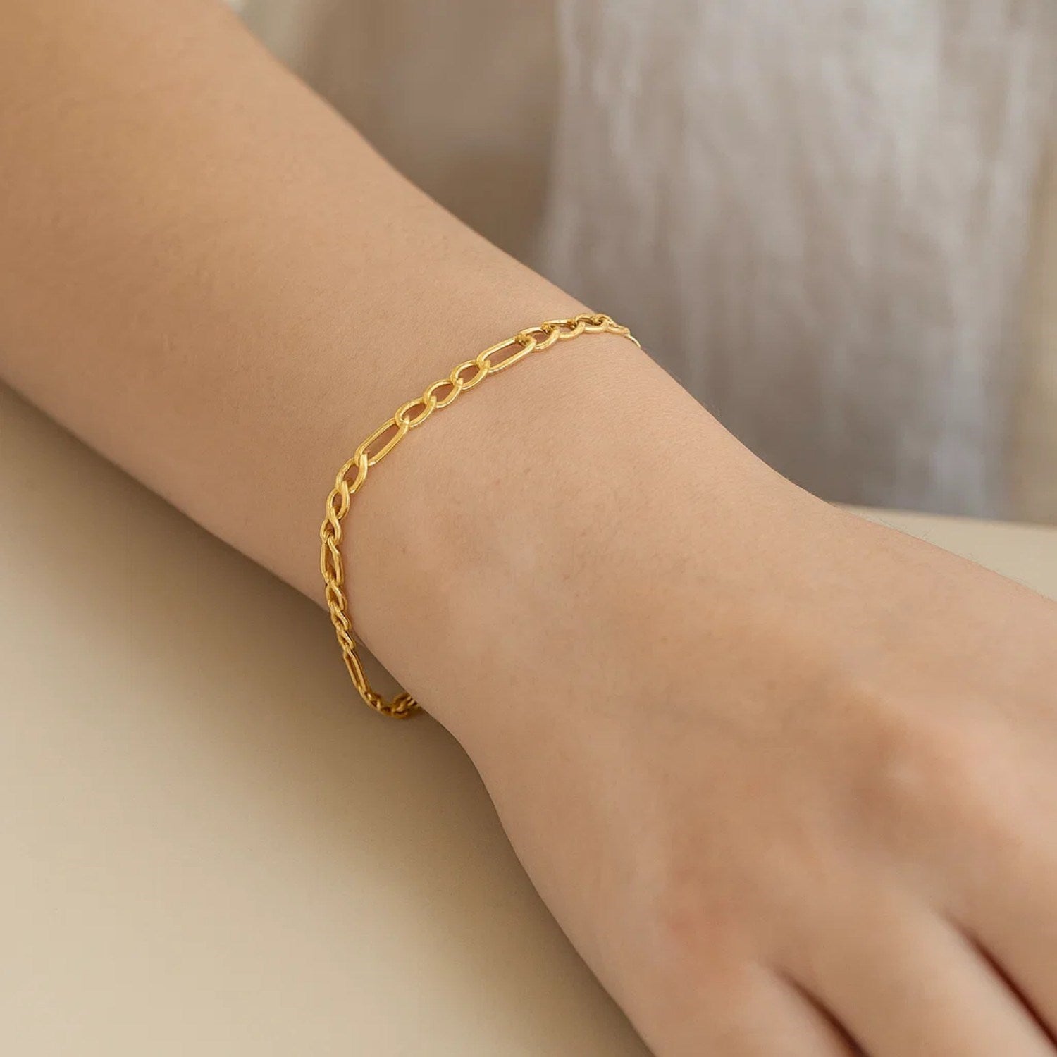 10k Yellow Gold Lite Figaro Bracelet (4.70 mm)