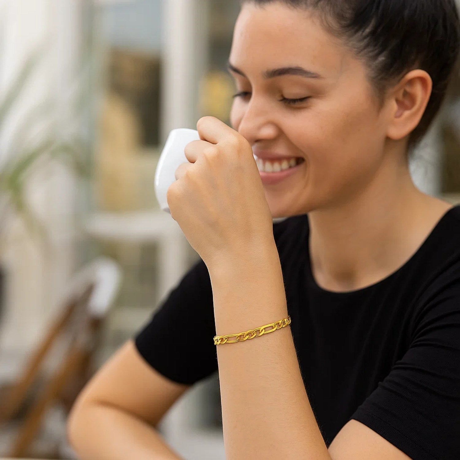 10k Yellow Gold Lite Figaro Bracelet (4.70 mm)