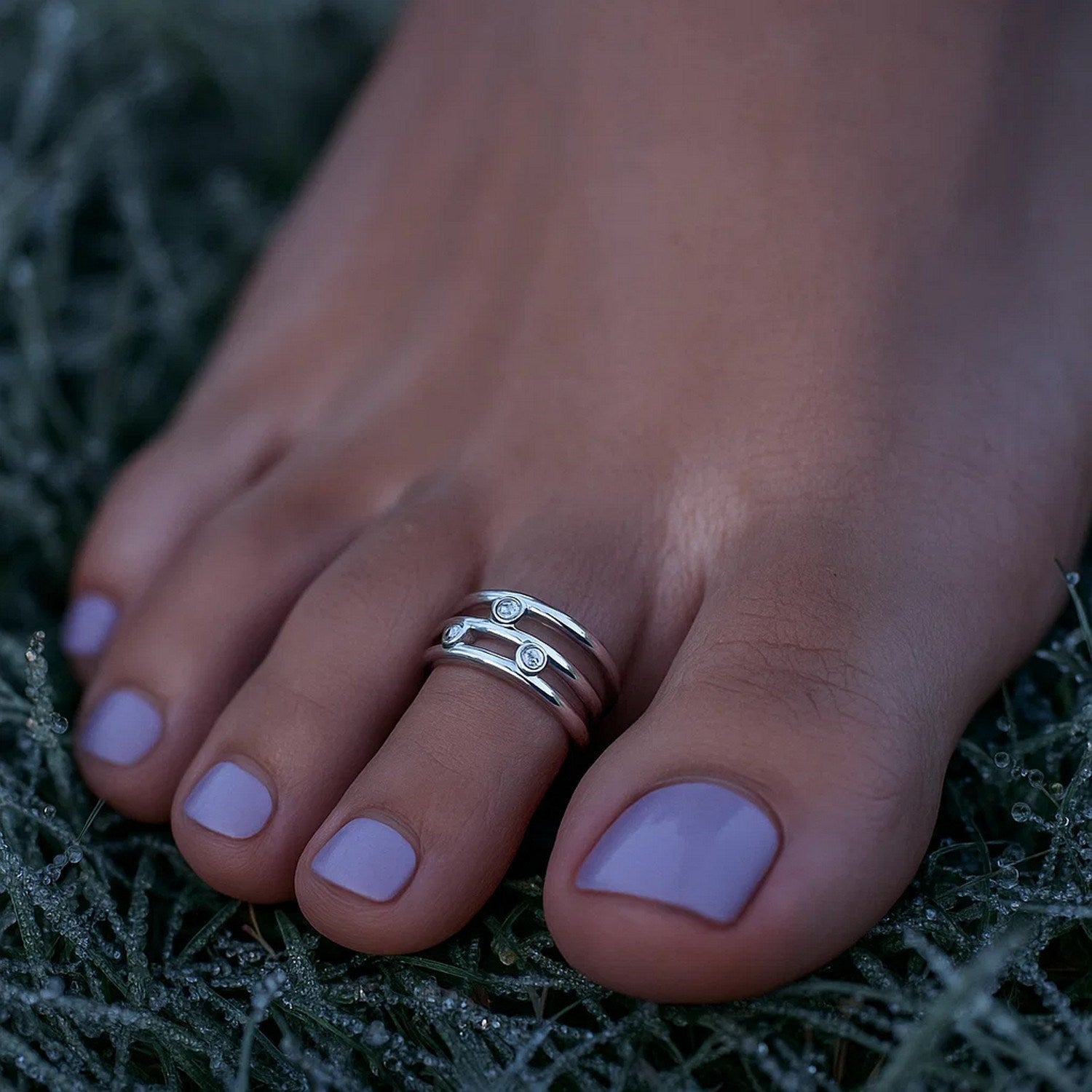 Sterling Silver Rhodium Plated Triple Line Open Motif Cubic Zirconia Toe Ring