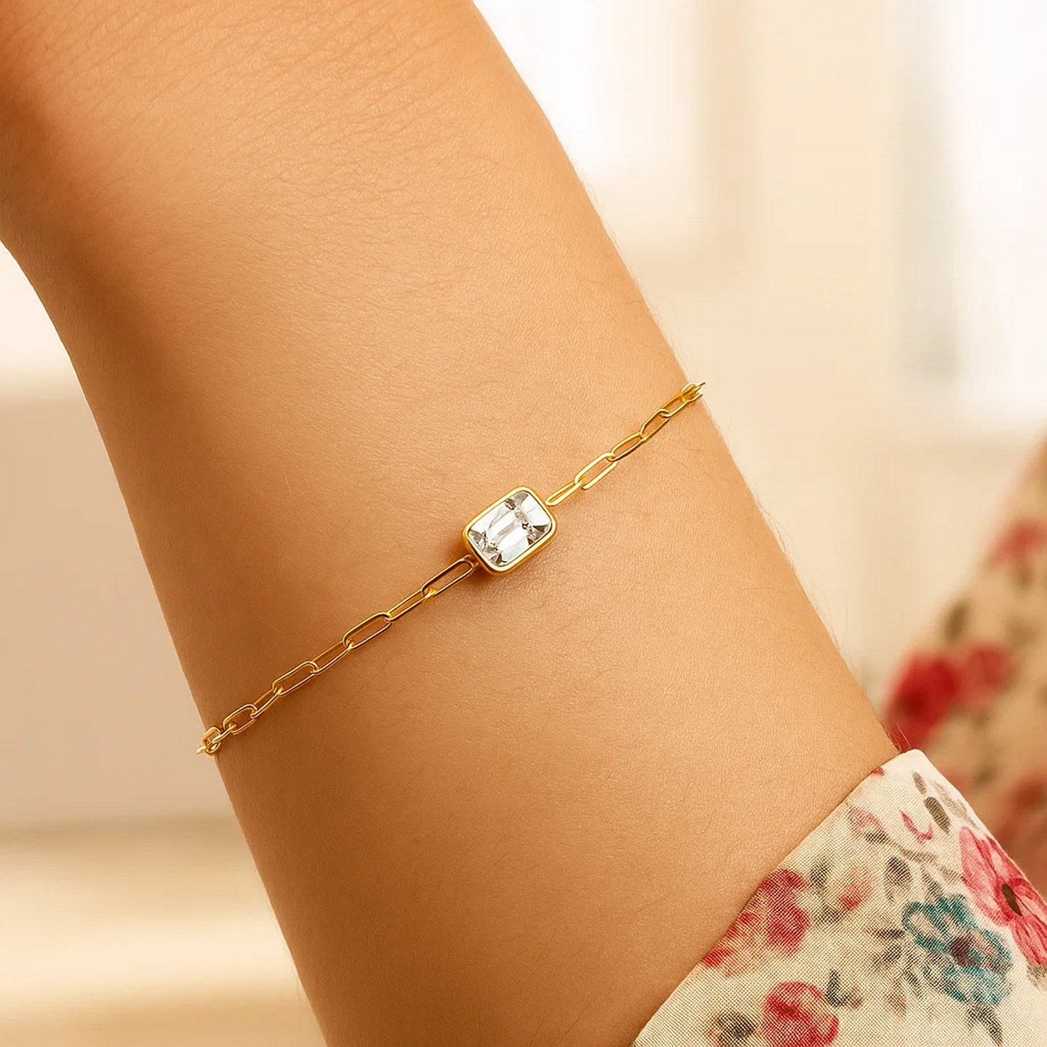 14K Yellow Gold White Topaz Paperclip Bracelet (1.50 mm)