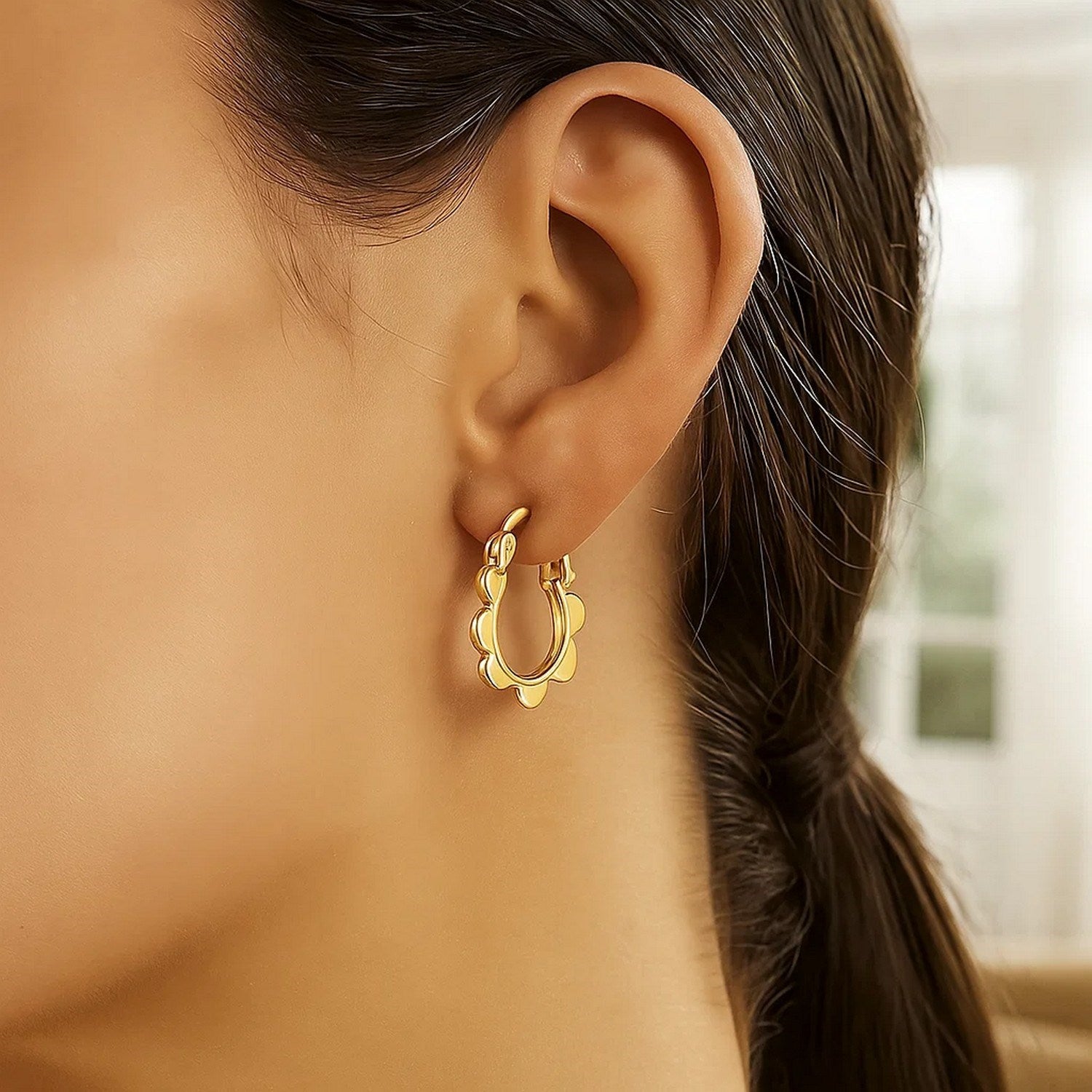 14k Yellow Gold Scalloped Hoop Earrings