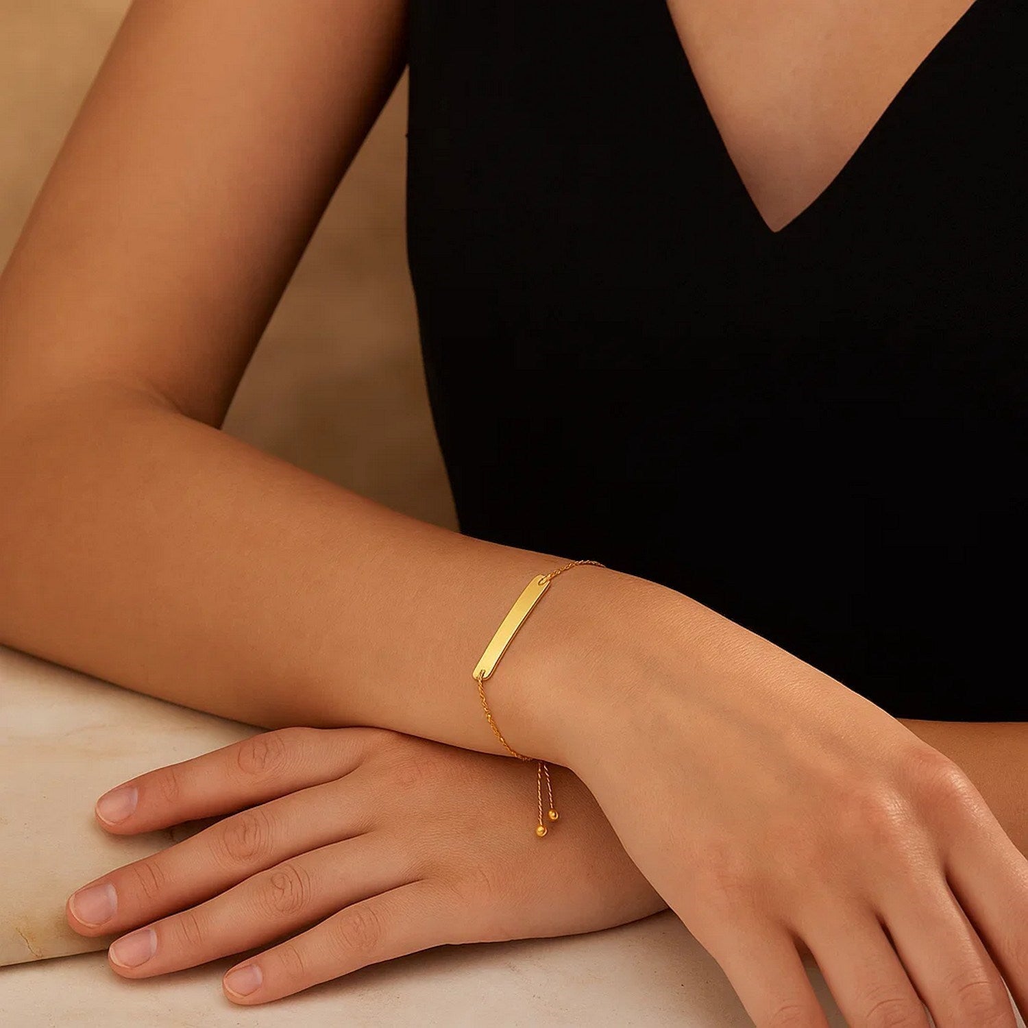 Adjustable Bracelet with Shiny Bar in 14k Yellow Gold (1.00 mm)