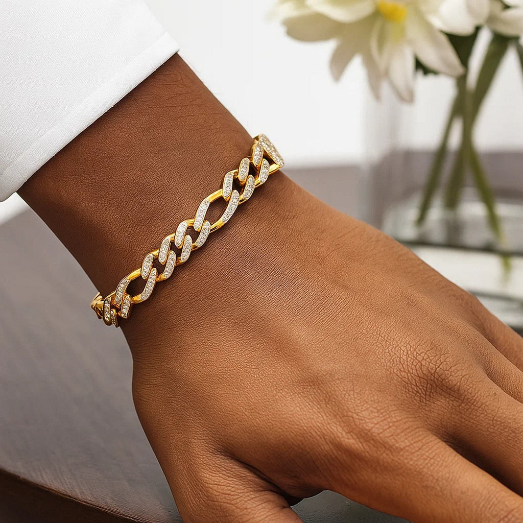 14k Yellow Gold White Pave High Polish Modern Lite Figaro Bracelet  (9.50 mm)