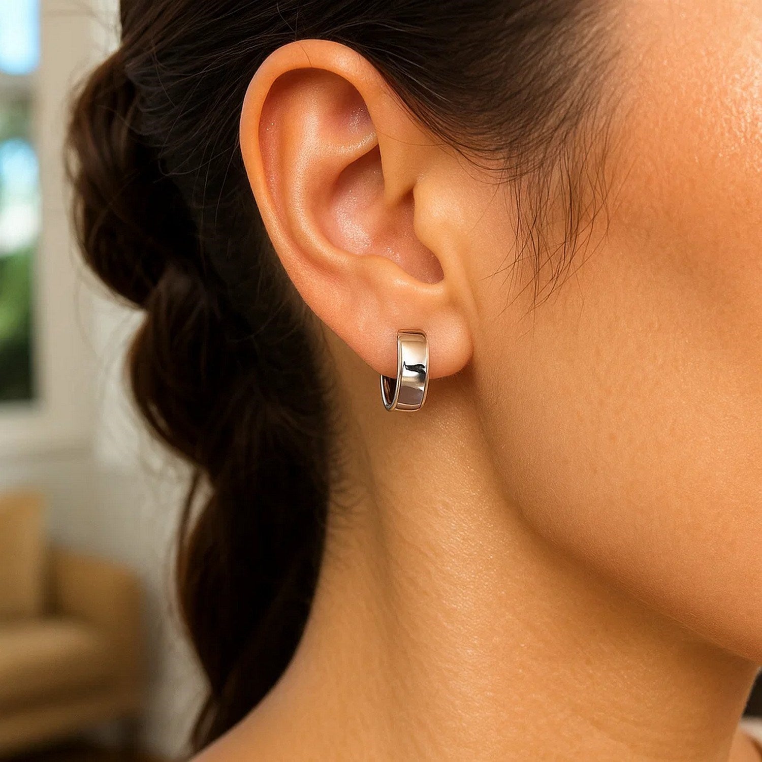 14k White Gold Snuggable Hoop Earrings