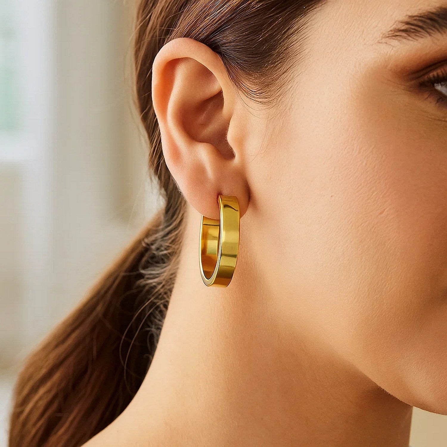 Medium Tube Shaped Hoop Earrings in 14K Yellow Gold
