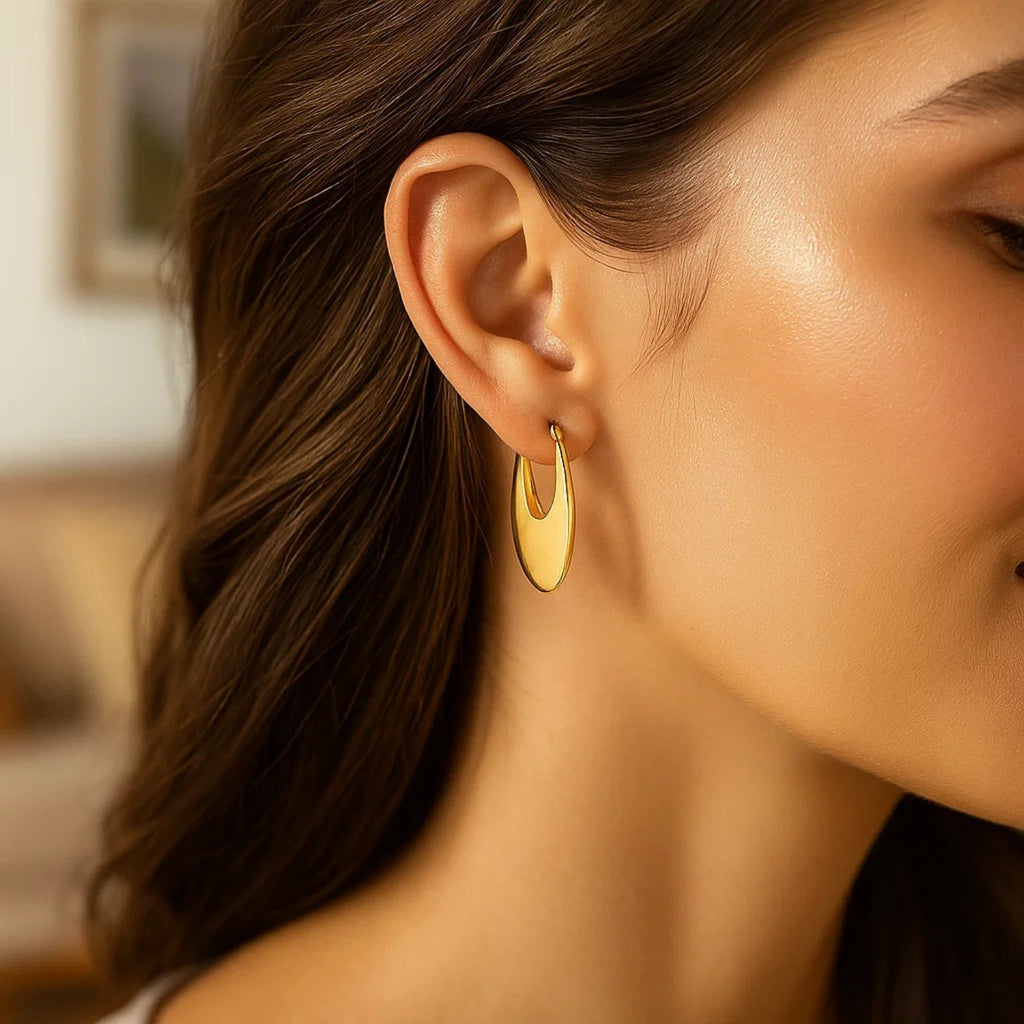 Creole Oval Hoop Earrings in 14K Yellow Gold