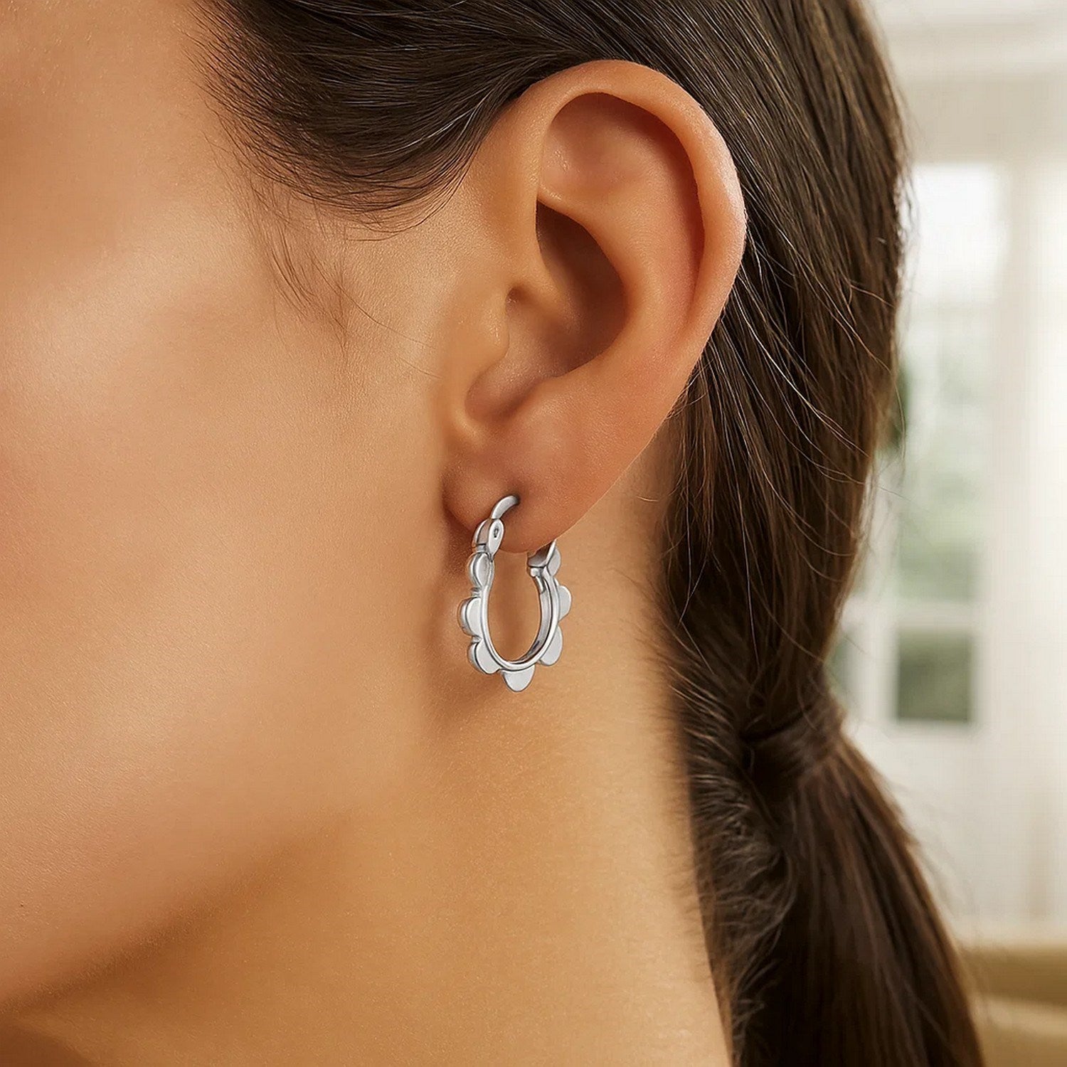 14k White Gold Scalloped Hoop Earrings