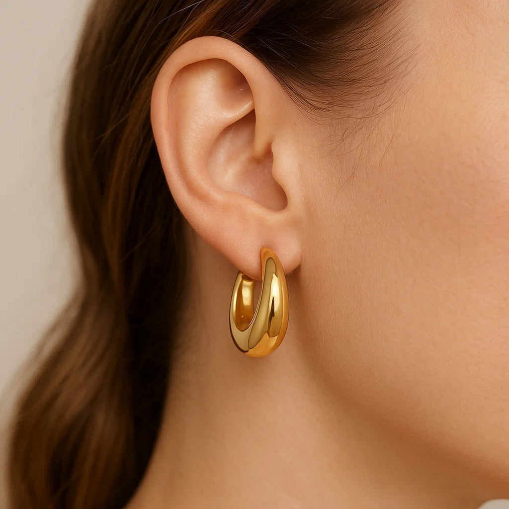 Medium Tapered Hoop Earrings in 14K Yellow Gold