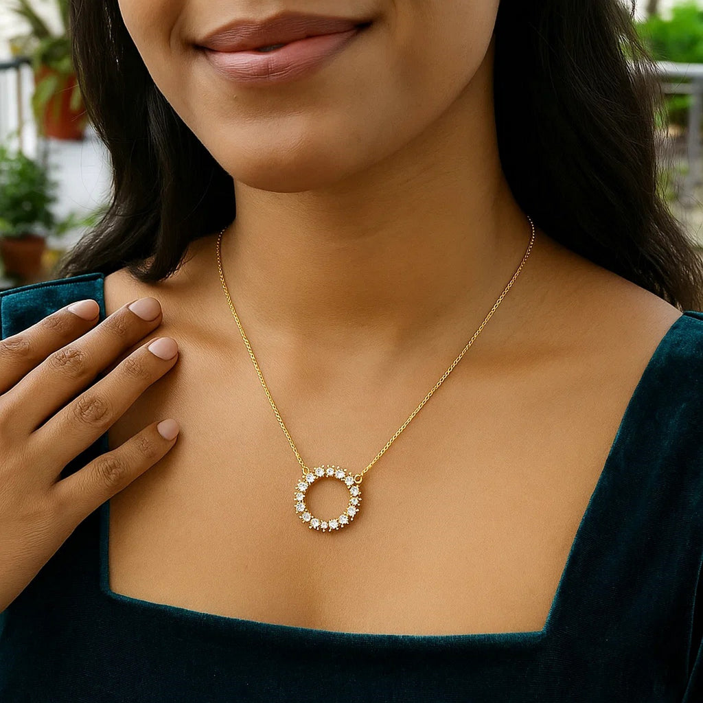 14K Yellow Gold Diamon Oro Circle Necklace