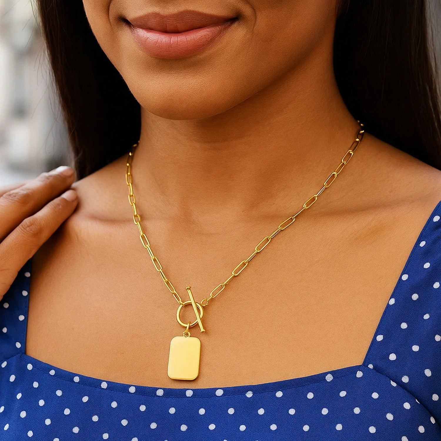 14k Yellow Gold Paperclip Chain Necklace with Rounded Rectangle Pendant