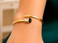 14k Yellow Gold Crossover Style Hinged Bangle Bracelet with Onyx (3.40 mm)