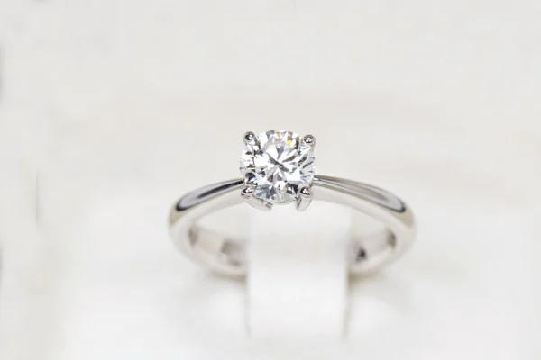 solitaire-engagement-rings